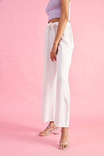 Bukamiss Women's White Woven Trousers