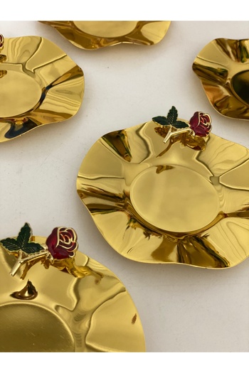 Elzem STAINLESS STEEL GOLD COLOR 6-PIECE TEA PLATE WITH ROSE ACCESSORIES