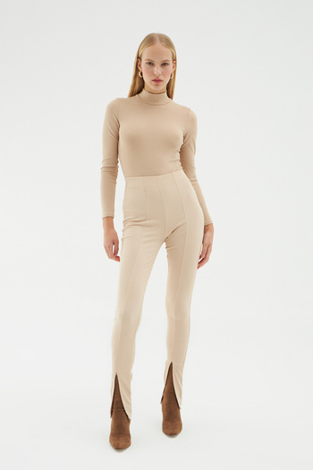 Quzu Elastic Waist Slit Trousers Beige
