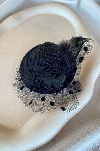 TAKIŞTIR Black Mini Wedding Hat - Flower and Collet Detailed Buckle