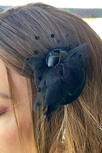 TAKIŞTIR Black Mini Wedding Hat - Flower and Collet Detailed Buckle