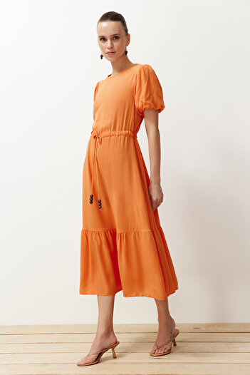 Trendyol Collection Tkana sukienka maxi z falbankami i szczegółową falbaną TWOSS24EL00435