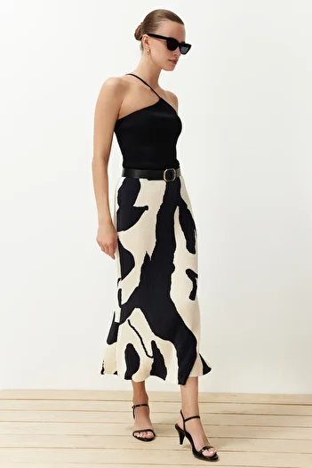 Trendyol Collection Ecru Abstraktní skládaná midi sukně TWOSS24ET00209