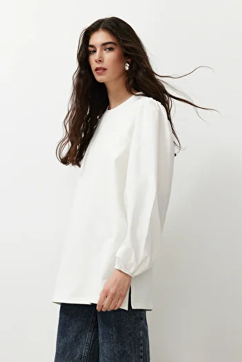 Trendyol Modest Weißes Popeline-Sweatshirt aus Strick - TCTSS24UK00041