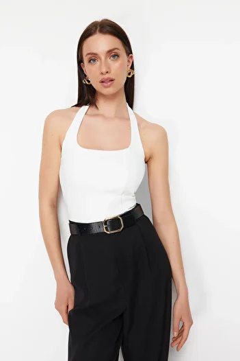 Trendyol Collection Λευκή Εφαρμοσμένη/Εφαρμοσμένη Stretch Πλεκτή Μπλούζα TWOSS24BZ00492