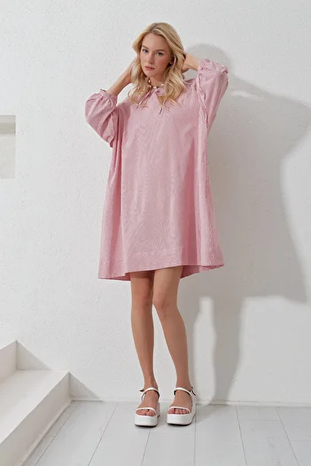 Trend Alaçatı Stili Women's Fuchsia Wide Collar Striped Collar Tied Woven Dress Alc-X11712