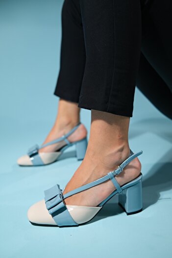 LuviShoes VELES Mavi-Bej Rugan Fiyonklu Kadın Kalın Topuklu Ayakkabı