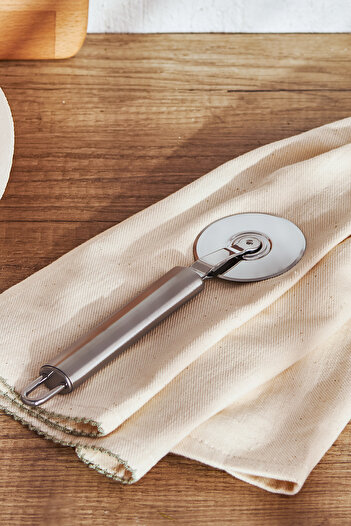 Emsan Modern Pizza Cutter