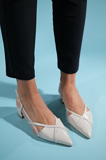 LuviShoes STEVE krémové lakované dámské sandály na podpatku