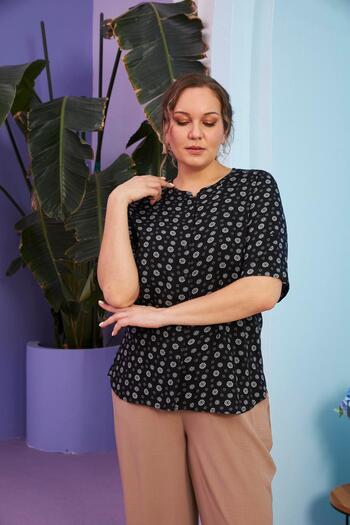RMG Plus Size Mini Flower Patterned Black Shirt