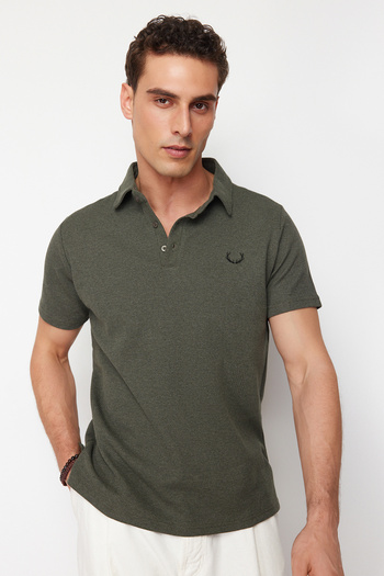 Trendyol Collection Textured Embroidered Khaki Polo Tričko – Regular Cut TMNSS24PO00046