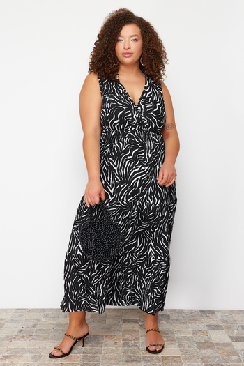 Trendyol Curve Black A-Line Animal Print V-Neck Knitted Plus Size Dress Tbbss22Ah00010