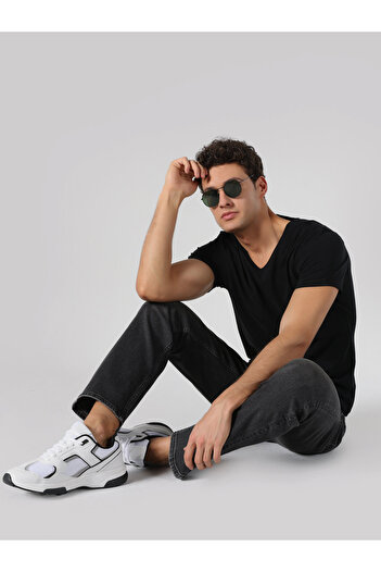 Colin's Ανδρικό κοντομάνικο μπλουζάκι Slim Fit V-Neck μαύρο