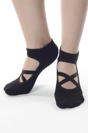 BUSSO Yoga & Pilates Socks 3 Pairs with Non-Slip Soles Black