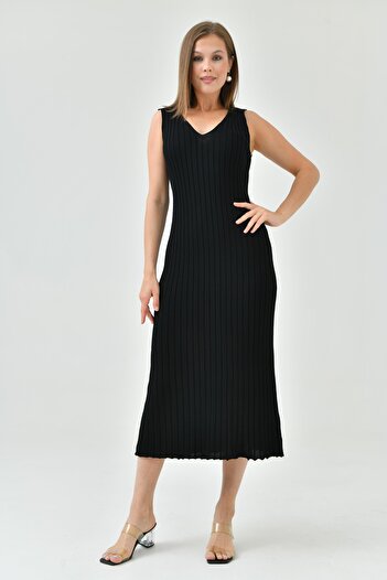 lovebox Black Midi Knitwear Dress - V-Neck, Sleeveless and Unlined 1130