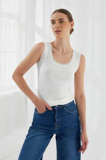 ModaPlaza Women's Lace Undershirt 1399