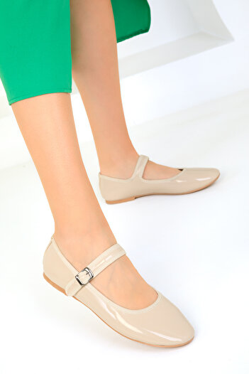 SOHO Beige Patent Leather Women's Ballerinas 19004