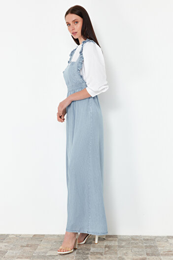 Trendyol Collection Rochie maxi din denim albastru deschis cu bretele cu volane TWOSS24EL00833