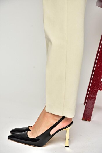 Fox Shoes S752074608 Černé lakované dámské boty na silném podpatku
