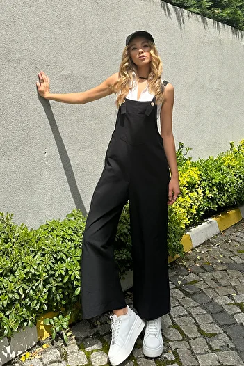 Trend Alaçatı Stili Dámská černá kombinéza Gabardine Gardener s kapsami na přední straně ALC-X12186