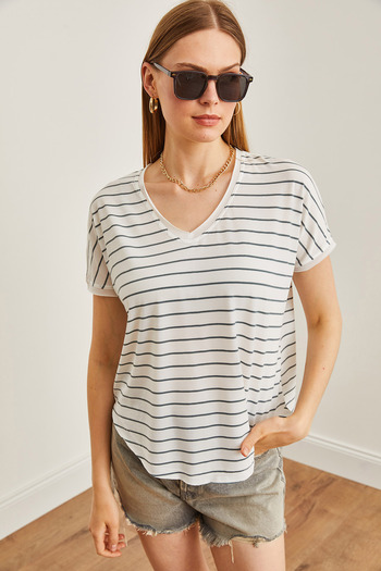 Olalook Women's Smoked V-Neck Striped Filthy Stitching Casual T-Shirt TSH-19000815