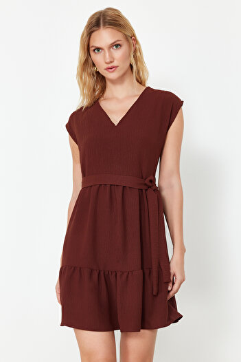 Trendyol Collection Μίνι υφαντό φόρεμα με ανοιχτό σκούρο καφέ ζωσμένο στη μέση TWOSS20EL0628