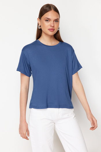 Trendyol Collection Indigó viszkóz rövid ujjú, nyakú, kötött póló TWOSS24TS00254