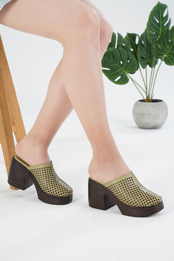 MİRA TERLİK ORTOPEDİK TERLİK VE AYAKKABI Mira Orthopedic Leather Slippers - Thick Heeled and Closed Front Sabo