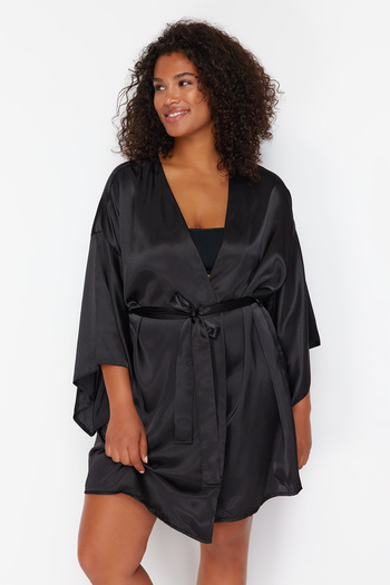 Trendyol Curve Schwarzer Morgenmantel aus gewebtem Satin mit weiten Ärmeln TBBSS24SB00005