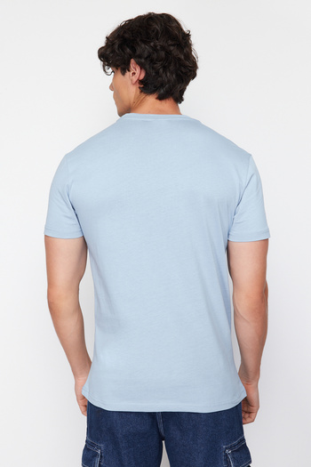 Trendyol Collection Μπλουζάκι από ύφασμα με στάμπα Blue Galaxy κανονικής/κανονικής κοπής TMNSS24TS00204