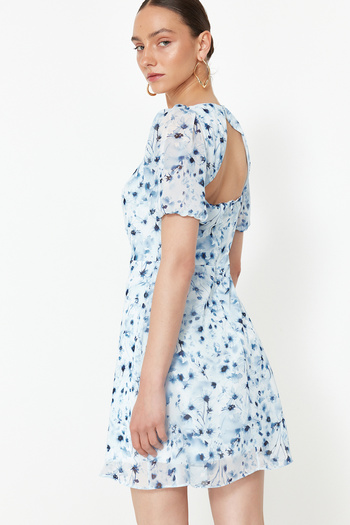 Trendyol Collection Rochie țesută mini căptușită din șifon, albastru deschis, cu linie A florală TWOSS22EL2168