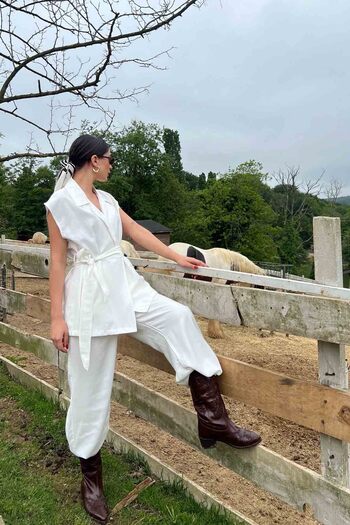Seda Yalçın Atelier Ecru Belted Vest and Trousers Set - Shawl Collar