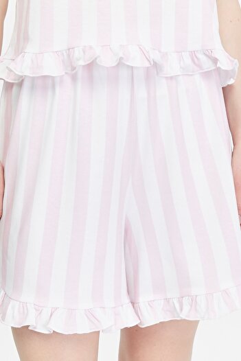 YHGTEKSTİL Askılı Rahat Pamuklu Çizgili Kumaştan Fırfır Detaylı Şortlu Kadın Pijama Takımı