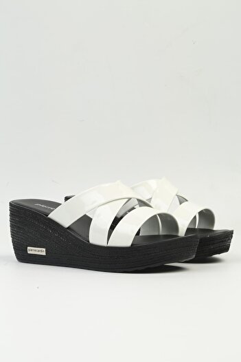 Pierre Cardin ® |   PC-3505 - 4300 λουστρίνι λευκές γυναικείες παντόφλες με τακούνι