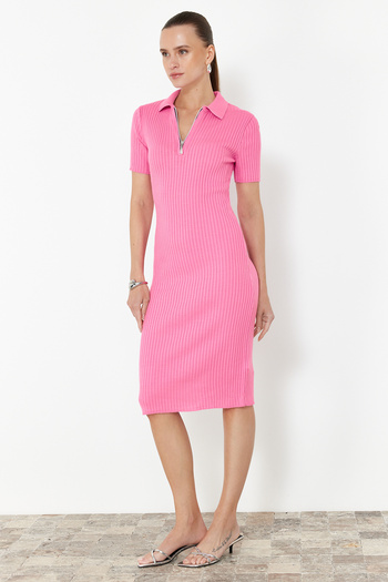Trendyol Collection Rochie tricot midi roz cu decolteu polo - TWOSS24EL00353