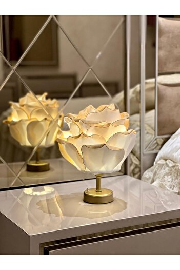 Maison Avf Gold Dekor Eva Çiçeği Kablosuz Masa Lambası Üst Gold Detay-alt Eskitme Gold(9V PİL 75-90 SAAT)