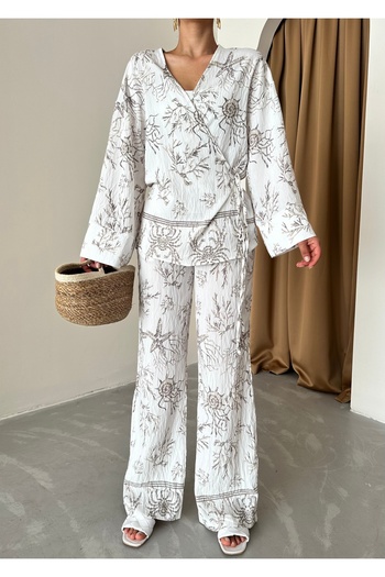 Laluvia Patterned White Kimono and Pants Set