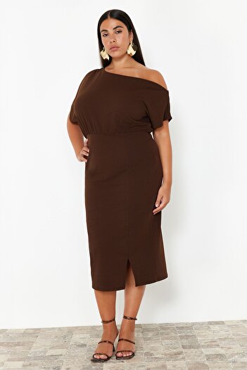 Trendyol Curve Καφέ Μίντι Πλεκτό Φόρεμα με One Shoulder TBBSS24AH00083