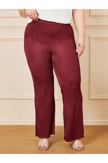 Styli Plus Textured Fit and Flare Legging