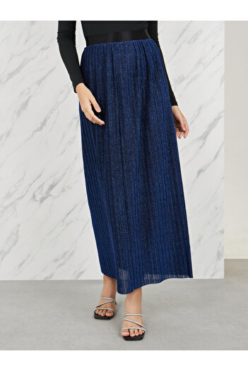Styli Shimmer Plisse Maxi Skirt