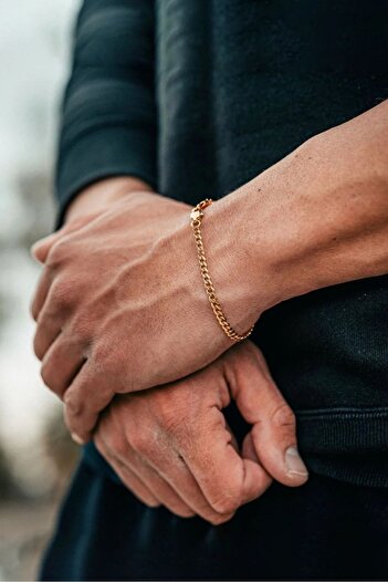 The Collection Unisex Classic Steel Bracelet - Non-Tarnish, Thin, Chain Gold