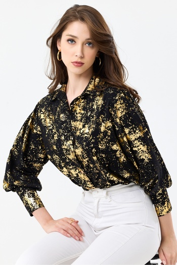 MD trend Cămașă oversize din satin - cu model folie, mâneci cu balon și detaliu cu șnur pe umeri
