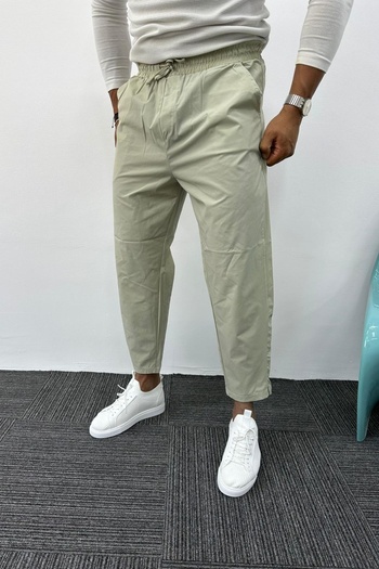 MADZEYMODA Water Green Men's Jogger - Boyfriend Mold, Parachute Fabric