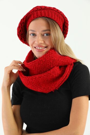 Ritagarcia Women's Red Knitwear Painter Beret and Knitted Neck Collar Set