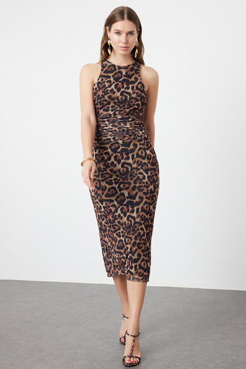 Trendyol Collection Hnědé vícebarevné zvířecí potisk Leopardí pletený tyl Stylové večerní šaty TPRSS24EL00202