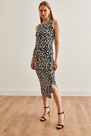 Olalook Black Floral Print Midi Knitted Dress - Crew Neck and Slit ELB-19002183