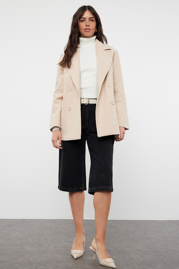 Trendyol Collection Soft Texture Stone-Colored Short Jacket - Pocket Detail Coat Twoaw25Kb00007
