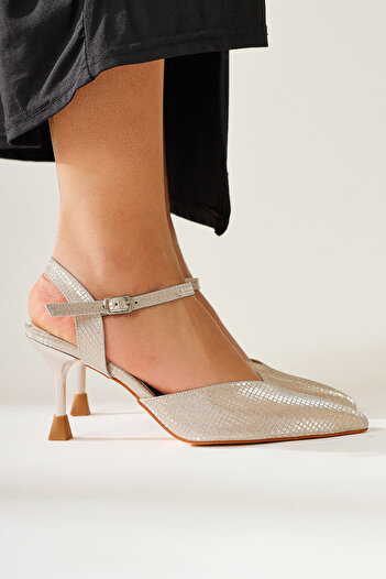 Limoya Pary Gold Pointed Toe Textured Short Heeled Women's Sandals