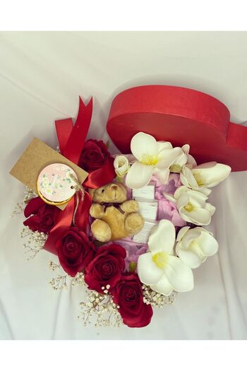 Z&B FLOWERS Red Rose Pattern - Heart Box with Teddy Bear, Chocolate Detail, Magnolia and Birthday Concept Gift