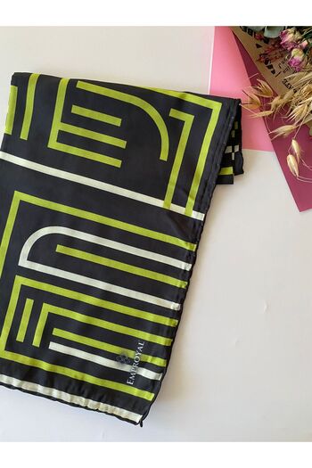 Emproyal Proline Line Patterned Scarf